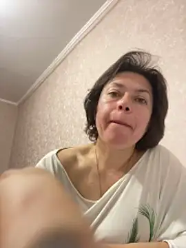 Kiravix online show from 10-28-25, 06:56