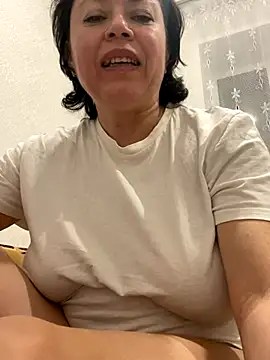 Kiravix online show from 12-19-25, 08:44