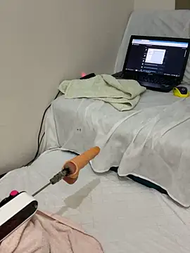 Ozge-SluttyScream69 online show from 04-08-26, 09:49