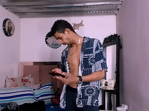 Bruno Hallss online show from 11-26-25, 02:44