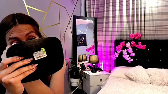 antonellastar24  online show from 11-10-25, 03:44