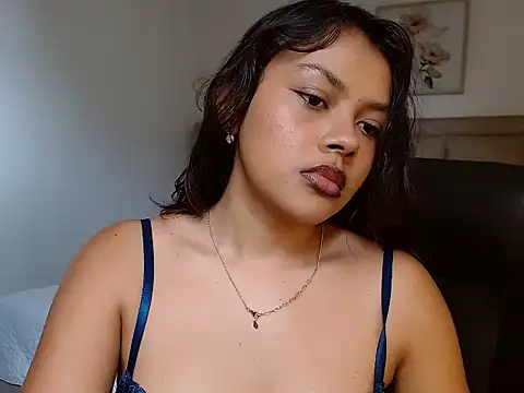 Mariannexoxx online show from 11-18-25, 07:39