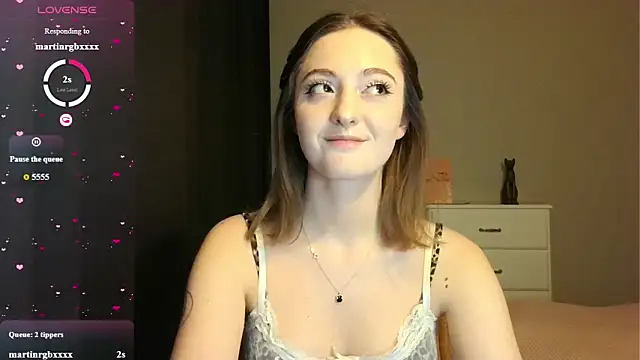 white liillyy online show from 03-31-26, 08:44