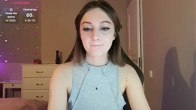 white liillyy online show from 06-17-26, 08:41