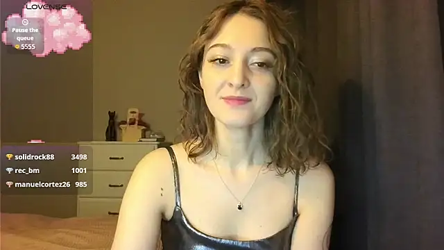 white liillyy online show from 12-18-25, 10:46