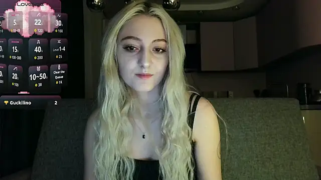 white liillyy online show from 10-18-25, 06:54