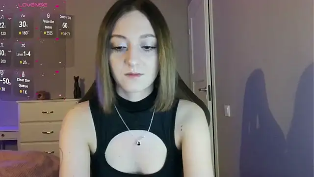 white liillyy online show from 06-19-26, 08:58