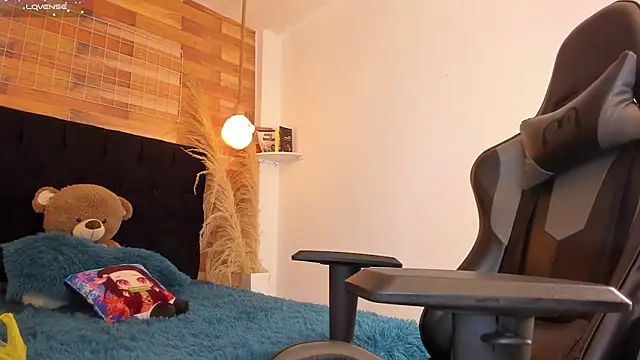 Emily brown04 online show from 12-21-25, 12:18