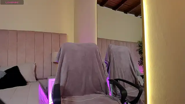 Mia mtnz02 online show from 09-30-25, 02:50