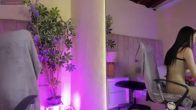 Mia mtnz02 online show from 04-07-26, 12:12