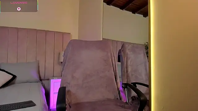 Mia mtnz02 online show from 09-10-25, 04:50