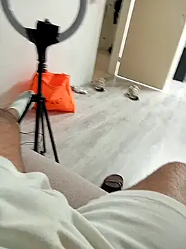 Snapshot of 23cmdenhaag chatting on 09-15-25, 08:42 23cmdenhaag online show from 09-15-25, 08:42