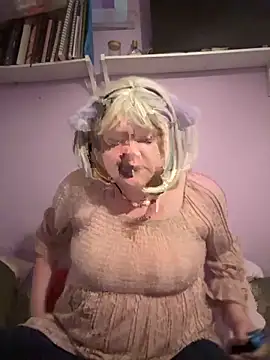 Snapshot of KadiSparkle chatting on 11-01-25, 01:12 KadiSparkle online show from 11-01-25, 01:12