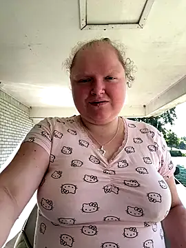 Snapshot of KadiSparkle chatting on 09-26-25, 02:24 KadiSparkle online show from 09-26-25, 02:24