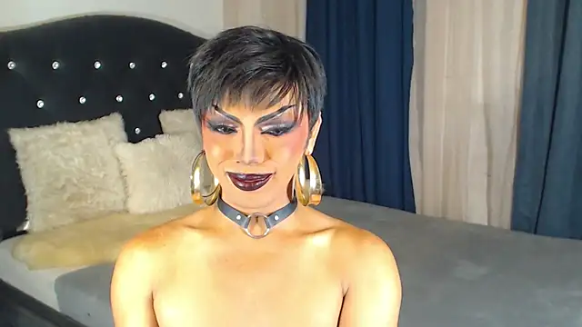 Snapshot of SmokingDomDiva chatting on 11-13-25, 12:31 SmokingDomDiva online show from 11-13-25, 12:31