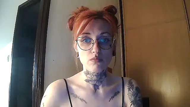 Snapshot of Zelesuida chatting on 09-09-25, 03:05 Zelesuida online show from 09-09-25, 03:05