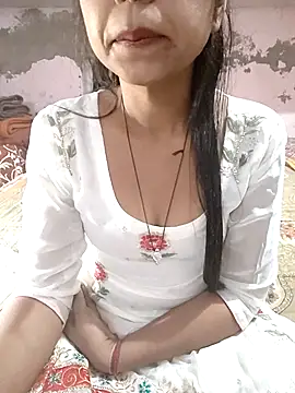 Paakhi-Singh online show from 12-19-25, 04:05