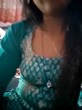 Snapshot of Paakhi-Singh chatting on 10-30-25, 08:01 Paakhi-Singh online show from 10-30-25, 08:01