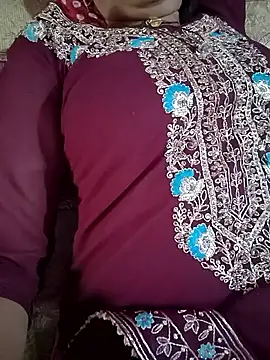 Snapshot of Paakhi-Singh chatting on 11-03-25, 07:13 Paakhi-Singh online show from 11-03-25, 07:13