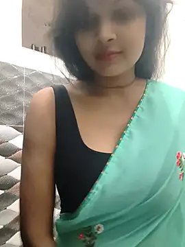 Snapshot of RAYI_Queen_2 chatting on 10-21-25, 06:07 RAYI Queen 2 online show from 10-21-25, 06:07