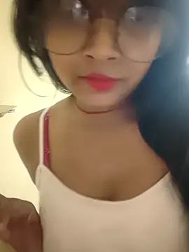 RAYI Queen 2 online show from 11-21-25, 04:06