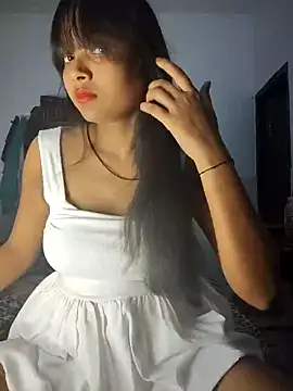 Snapshot of RAYI_Queen_2 chatting on 09-20-25, 12:59 RAYI Queen 2 online show from 09-20-25, 12:59