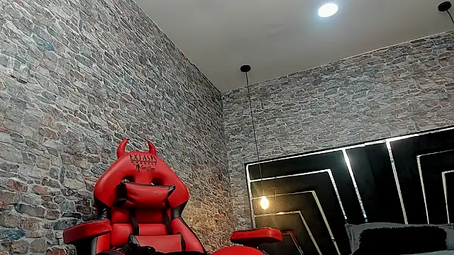 WILD FIREE  online show from 06-20-26, 03:39