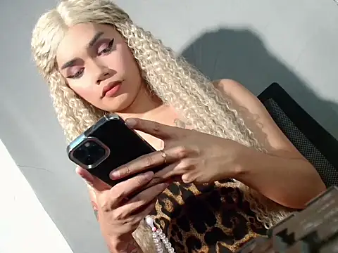 hugecockbabe online show from 03-30-26, 04:52