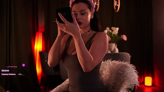 MaryHols online show from 03-10-26, 05:06