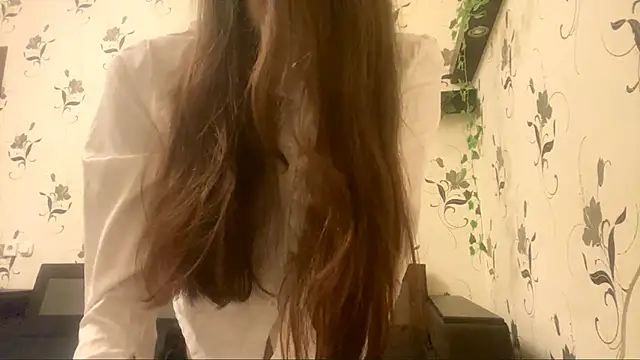 Snapshot of AshleyEady chatting on 10-14-25, 09:25 AshleyEady online show from 10-14-25, 09:25