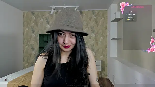 Saya Amaretto1 online show from 12-05-25, 07:45