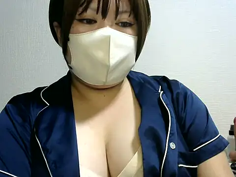 Snapshot of yuririn-594 chatting on 10-09-25, 03:23 yuririn-594 online show from 10-09-25, 03:23