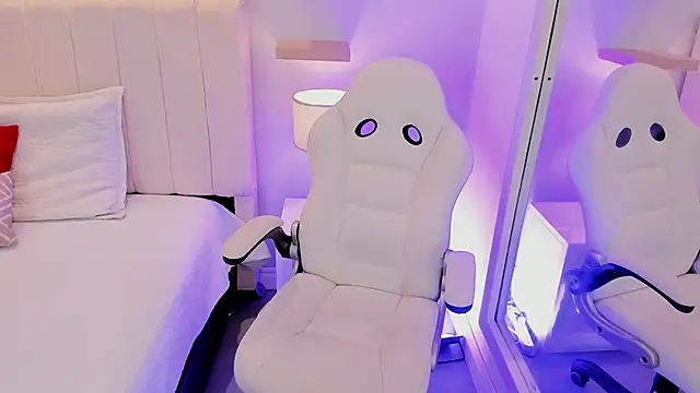 manyaa  online show from 10-18-25, 07:49