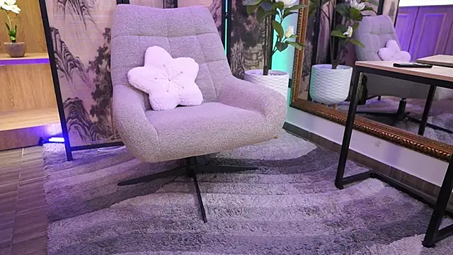 NamiKimura online show from 11-29-25, 05:24