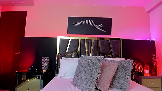 ScarletTorres online show from 11-11-25, 06:47