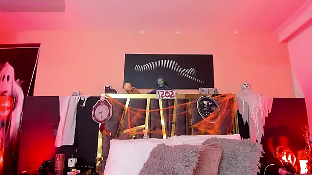 ScarletTorres online show from 10-27-25, 05:36