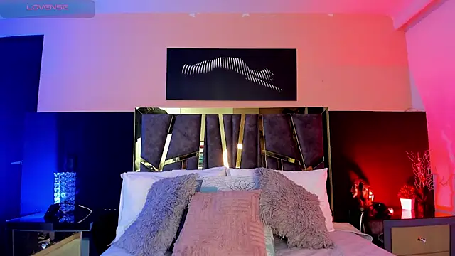 ScarletTorres online show from 11-18-25, 07:39