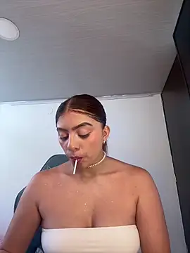 Melissa coll online show from 04-20-26, 01:24