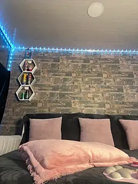 Melissa coll online show from 02-10-26, 04:33