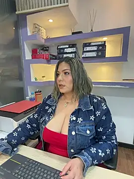 Snapshot of isabella_horney_ chatting on 05-19-26, 12:34 isabella horney online show from 05-19-26, 12:34