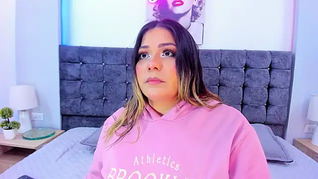 isabella horney  online show from 12-22-25, 07:36