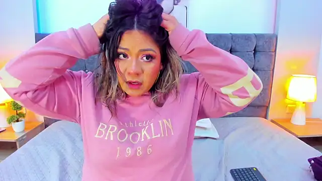 isabella horney  online show from 01-10-26, 06:03