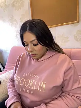 isabella horney  online show from 02-09-26, 12:25