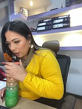 isabella horney  online show from 02-26-26, 12:49