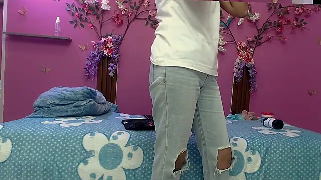 skinnybarbie022 online show from 10-01-25, 12:06