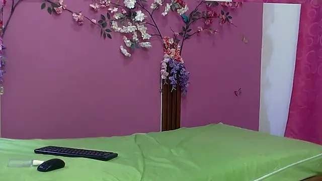 skinnybarbie022 online show from 01-12-26, 05:58