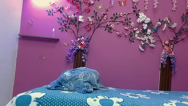 skinnybarbie022 online show from 09-22-25, 01:33