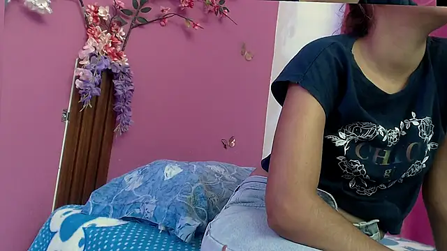 skinnybarbie022 online show from 10-08-25, 12:45