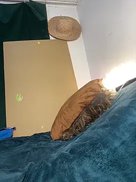 Vanessa teen online show from 09-25-25, 01:33