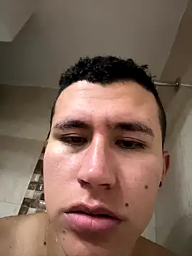 Kurtxxx22 online show from 10-31-25, 03:47